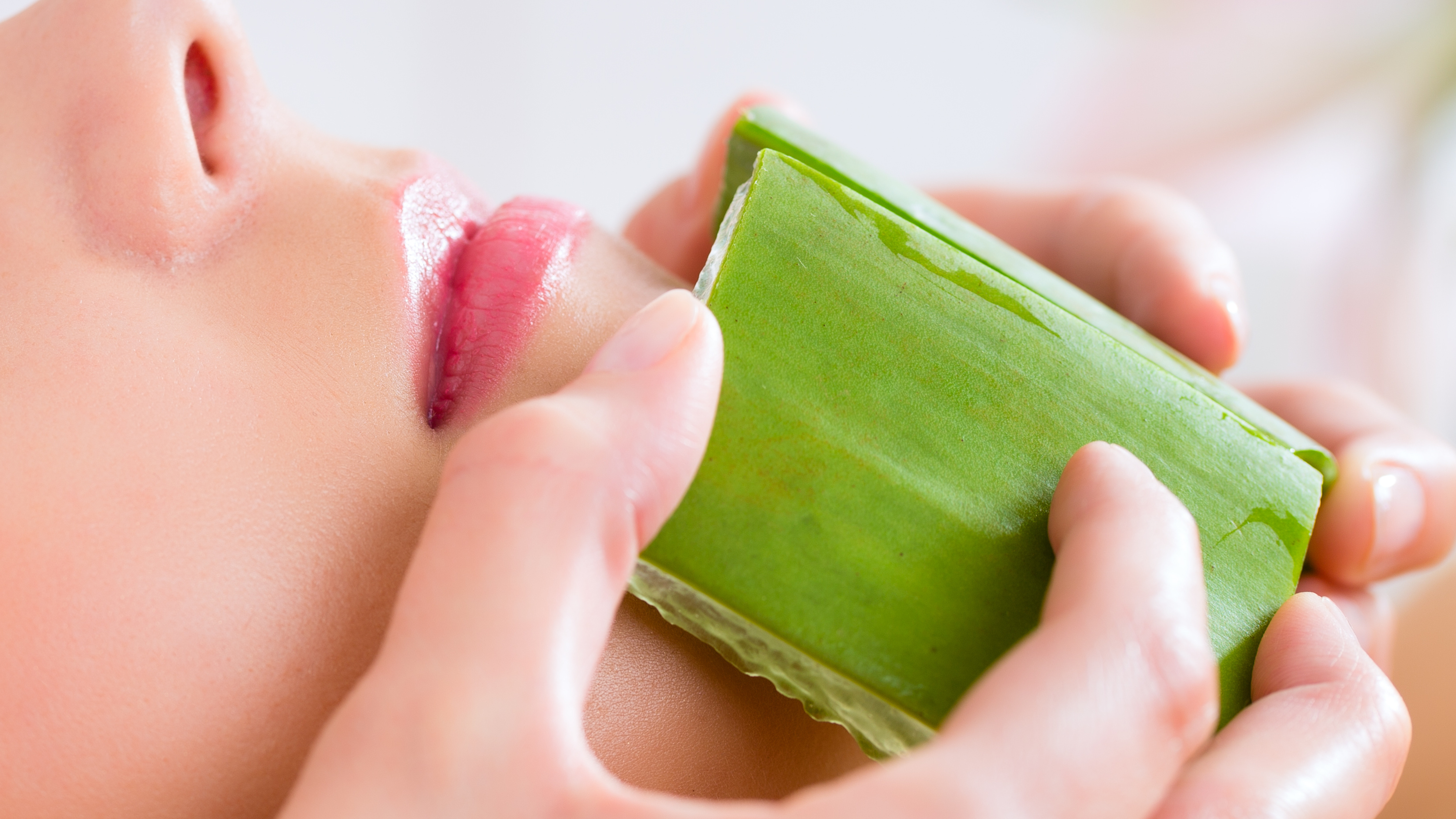 CA15. 9 aloe vera benefits for face and skin